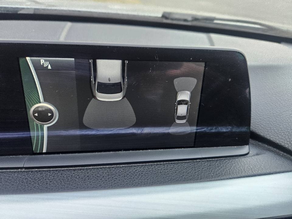 2013 BMW 320i sport f30 10.jpg